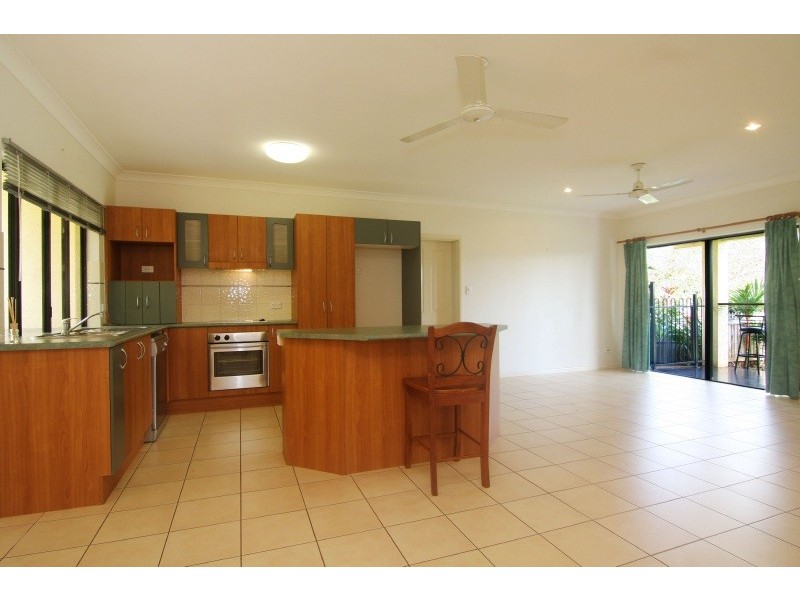 3 Orminston Close, Redlynch QLD 4870