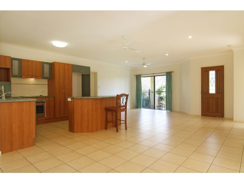 3 Orminston Close, Redlynch QLD 4870