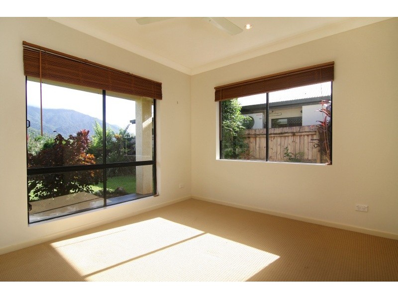 3 Orminston Close, Redlynch QLD 4870