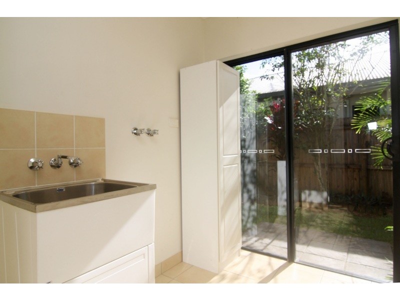 3 Orminston Close, Redlynch QLD 4870