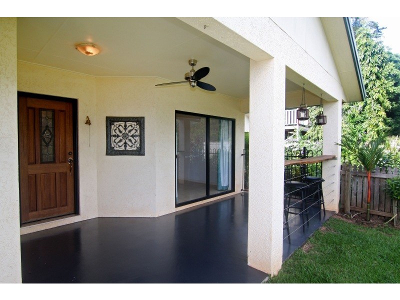 3 Orminston Close, Redlynch QLD 4870