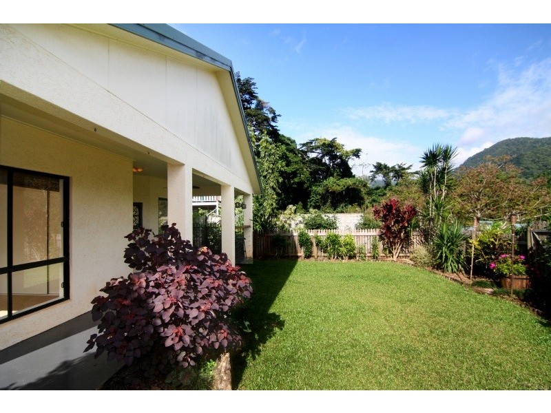 3 Orminston Close, Redlynch QLD 4870