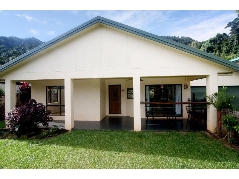 3 Orminston Close, Redlynch QLD 4870