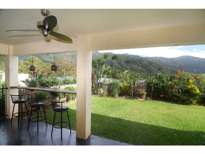 3 Orminston Close, Redlynch QLD 4870