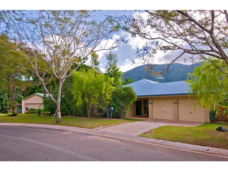 8 Amos Close, Redlynch QLD 4870
