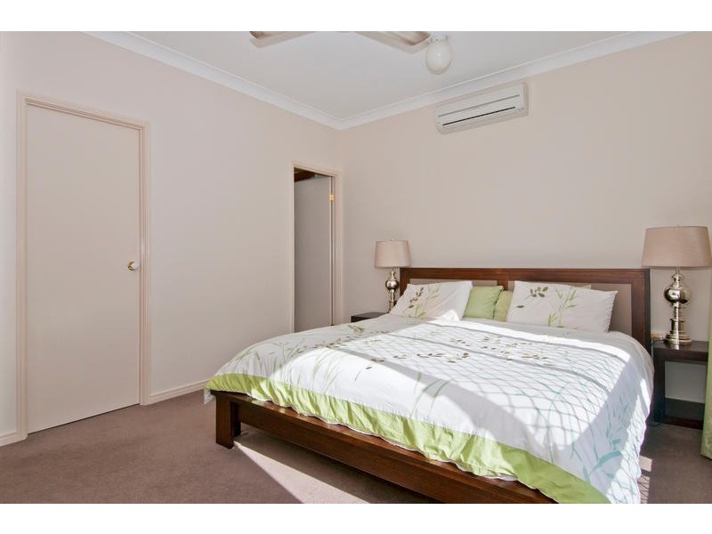 8 Amos Close, Redlynch QLD 4870