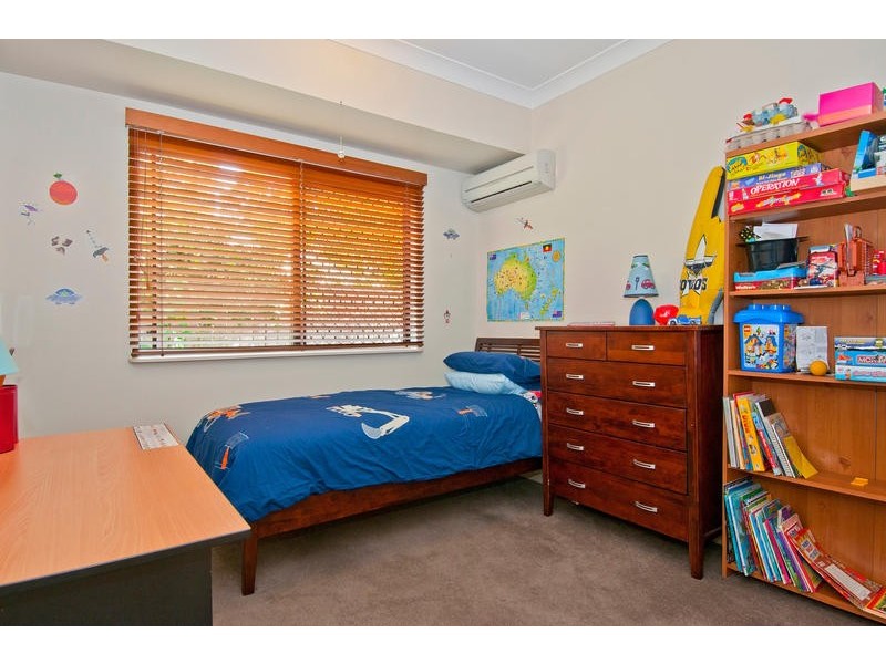 8 Amos Close, Redlynch QLD 4870