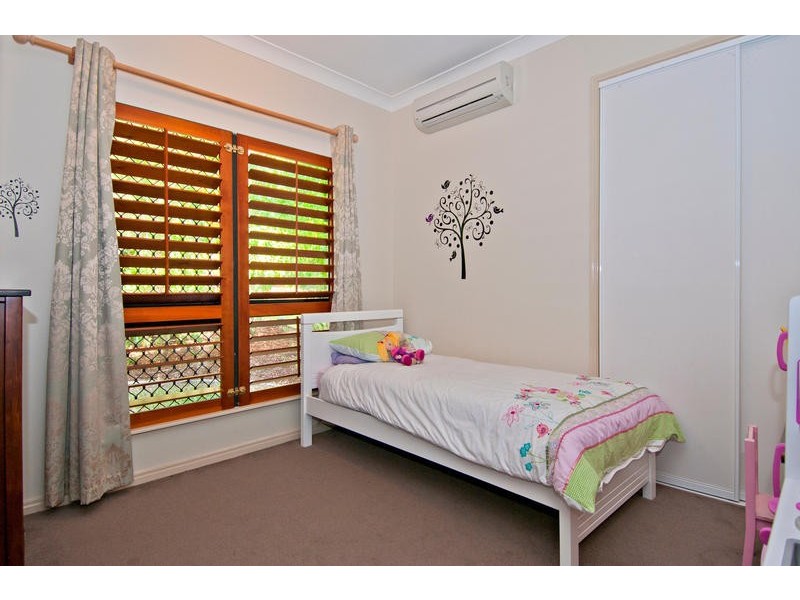 8 Amos Close, Redlynch QLD 4870