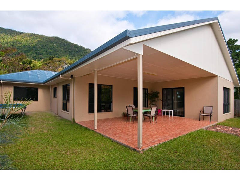8 Amos Close, Redlynch QLD 4870