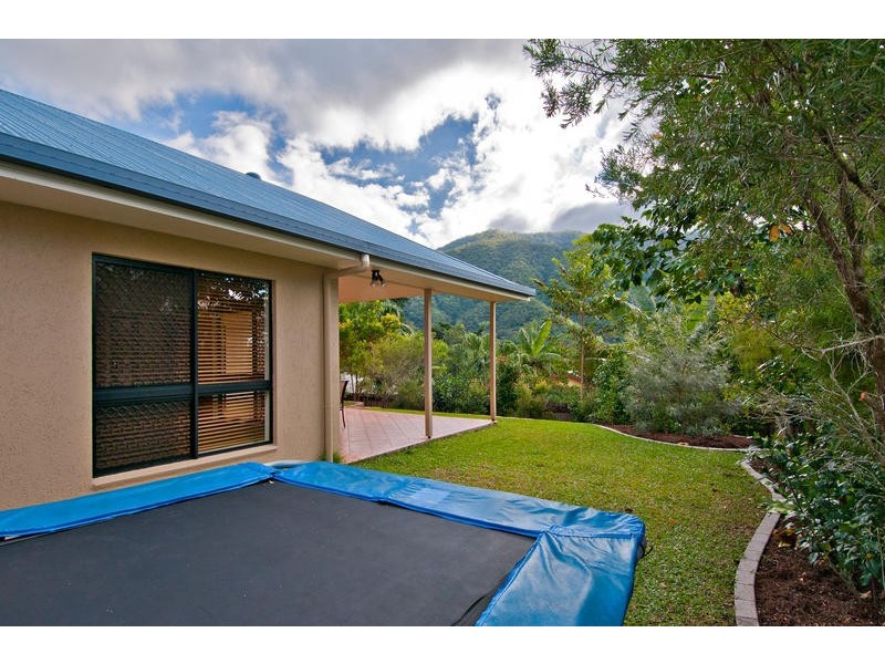 8 Amos Close, Redlynch QLD 4870