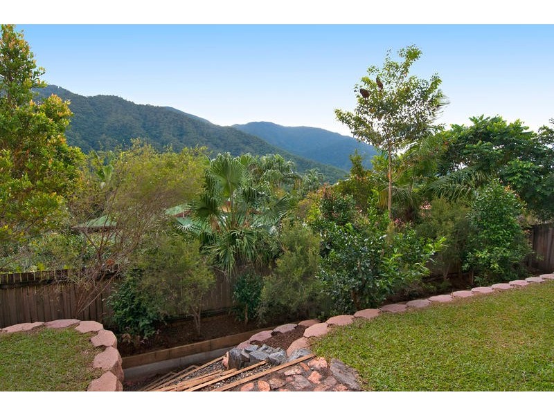 8 Amos Close, Redlynch QLD 4870