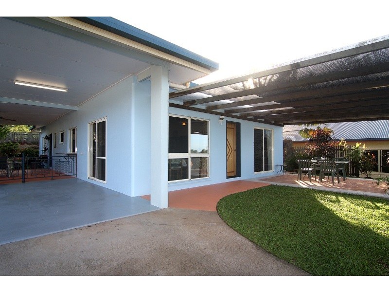 33 Pilosa Street, Redlynch QLD 4870