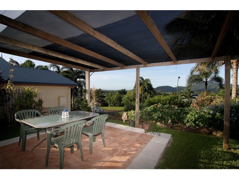 33 Pilosa Street, Redlynch QLD 4870