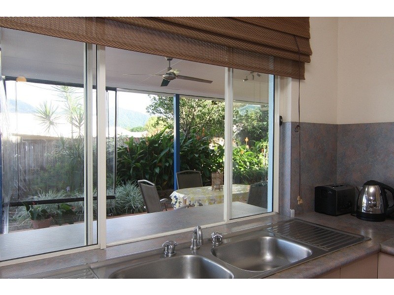 33 Pilosa Street, Redlynch QLD 4870