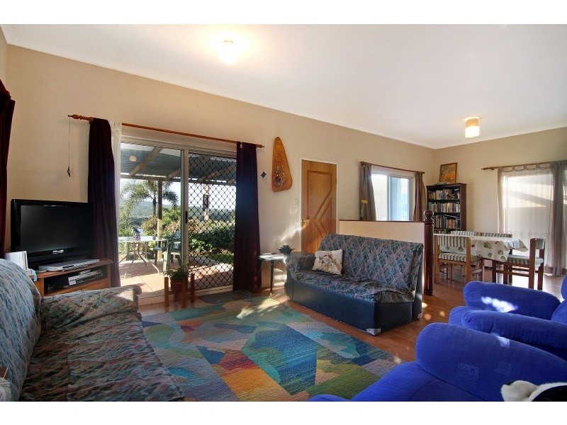 33 Pilosa Street, Redlynch QLD 4870