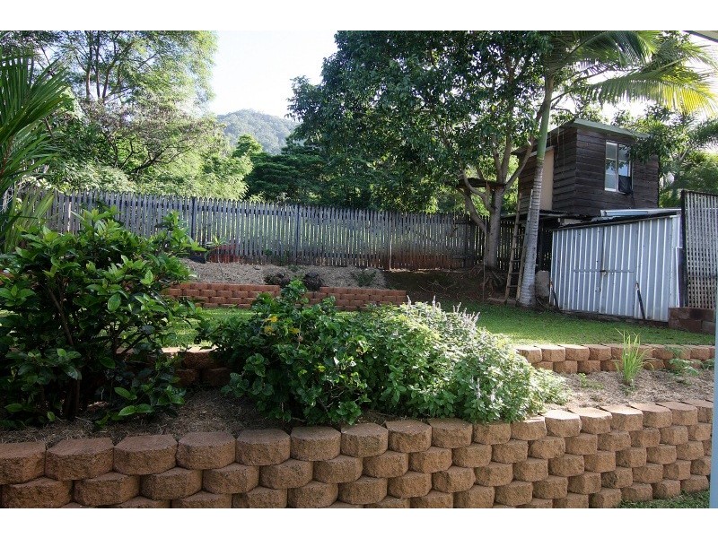 33 Pilosa Street, Redlynch QLD 4870