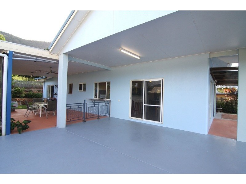 33 Pilosa Street, Redlynch QLD 4870