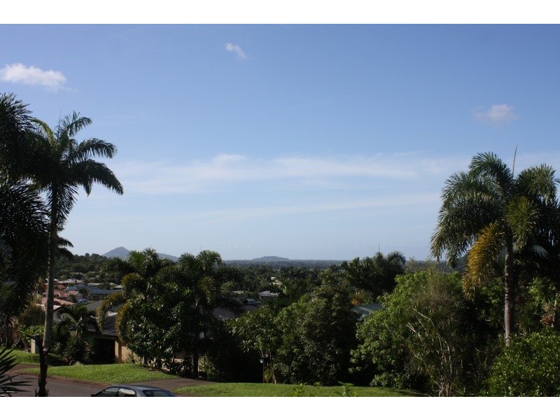 33 Pilosa Street, Redlynch QLD 4870