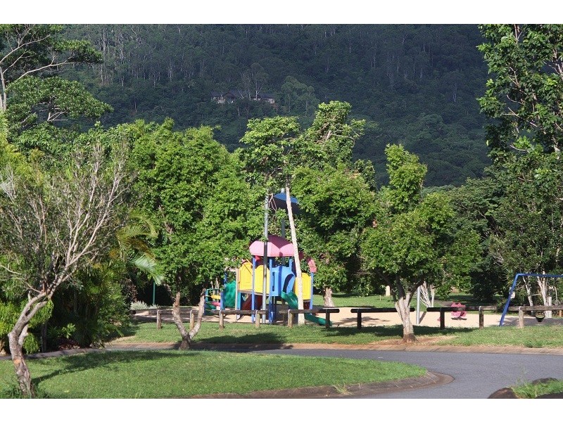 33 Pilosa Street, Redlynch QLD 4870