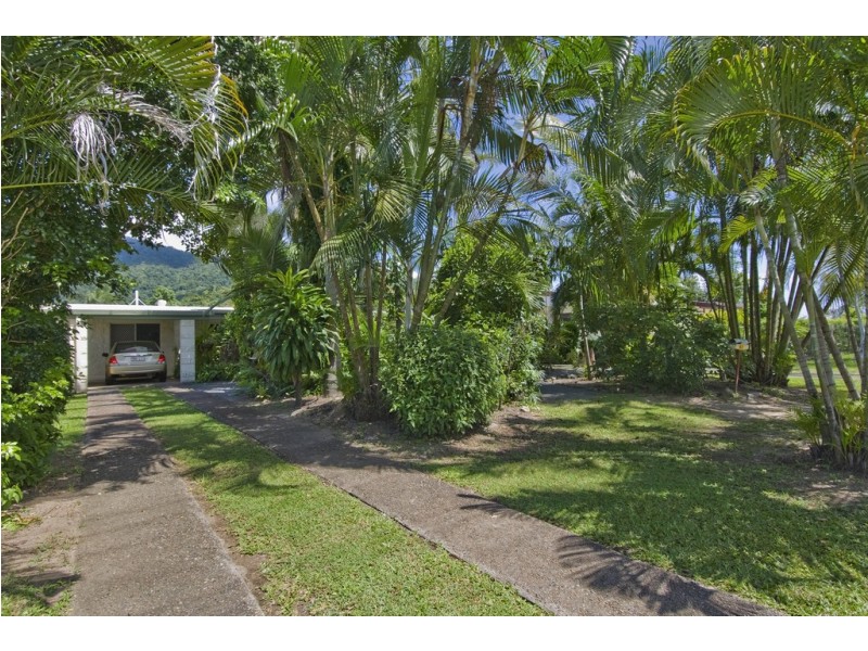 67 Yurongi Street, Caravonica QLD 4878