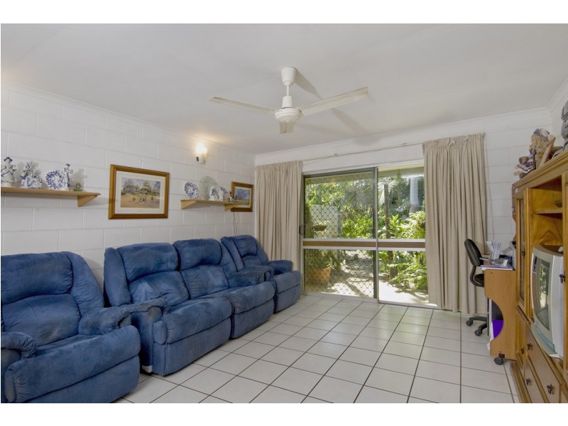 67 Yurongi Street, Caravonica QLD 4878