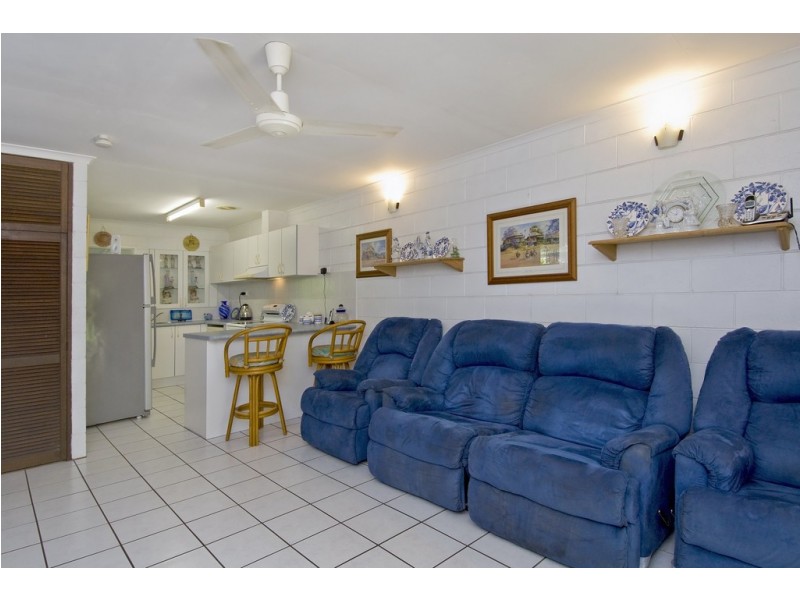 67 Yurongi Street, Caravonica QLD 4878