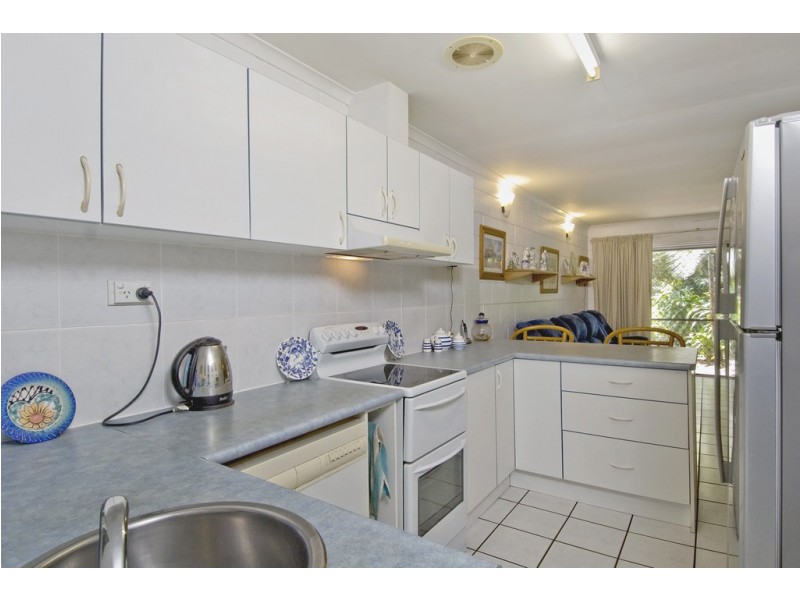 67 Yurongi Street, Caravonica QLD 4878