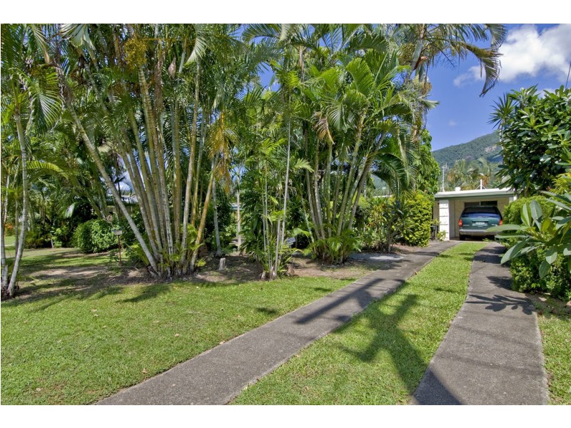 67 Yurongi Street, Caravonica QLD 4878