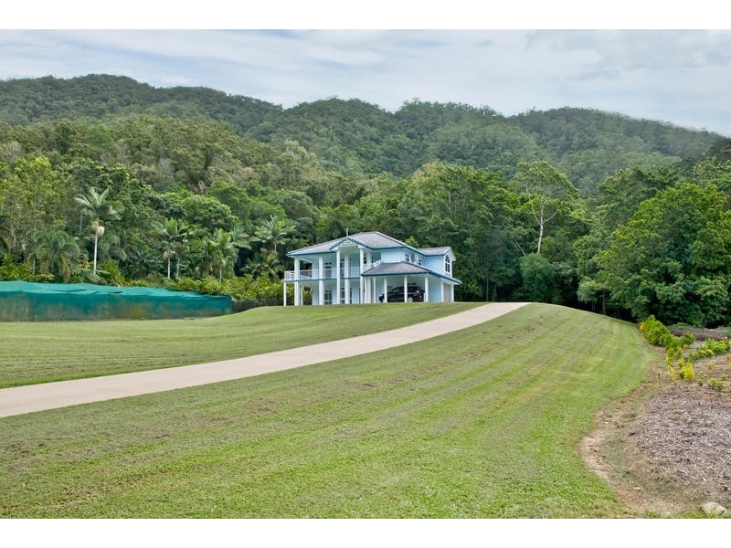 26-28 Woodridge Close, Redlynch QLD 4870