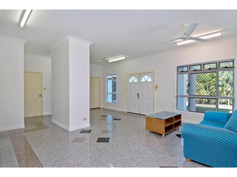 26-28 Woodridge Close, Redlynch QLD 4870