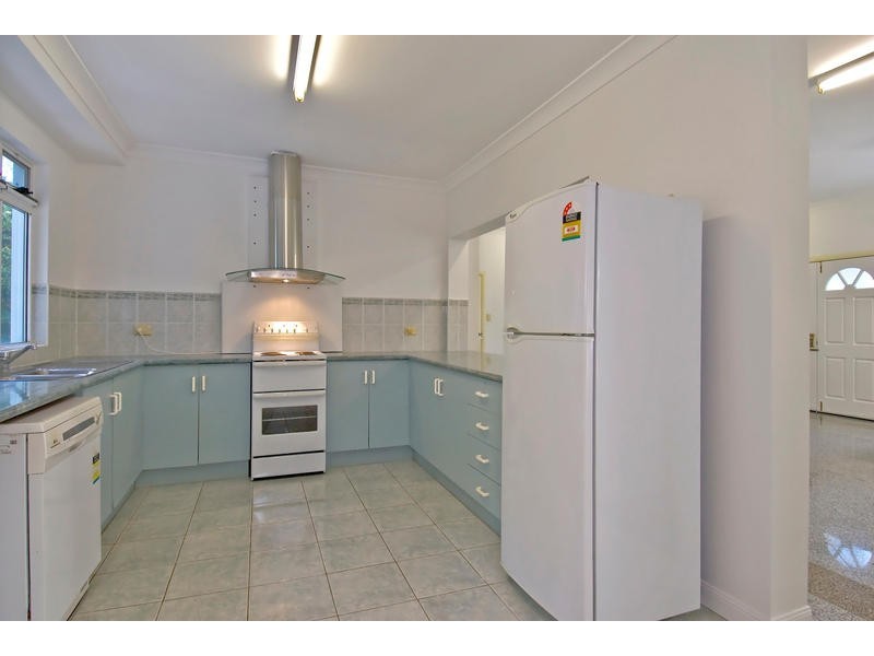 26-28 Woodridge Close, Redlynch QLD 4870