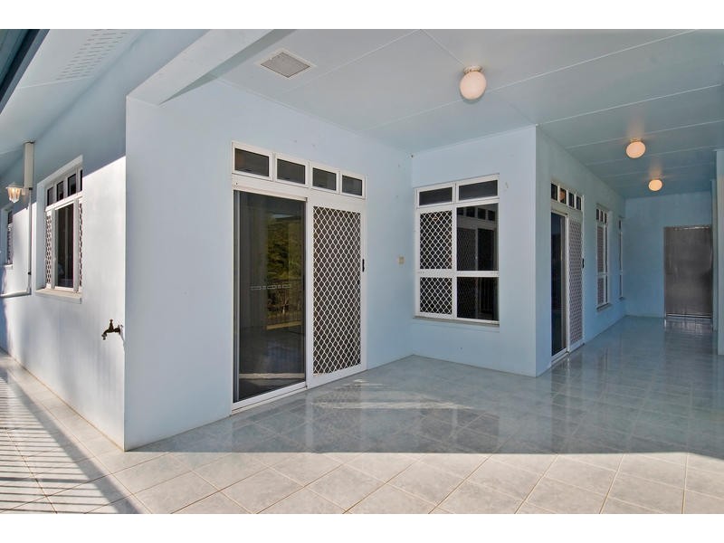 26-28 Woodridge Close, Redlynch QLD 4870