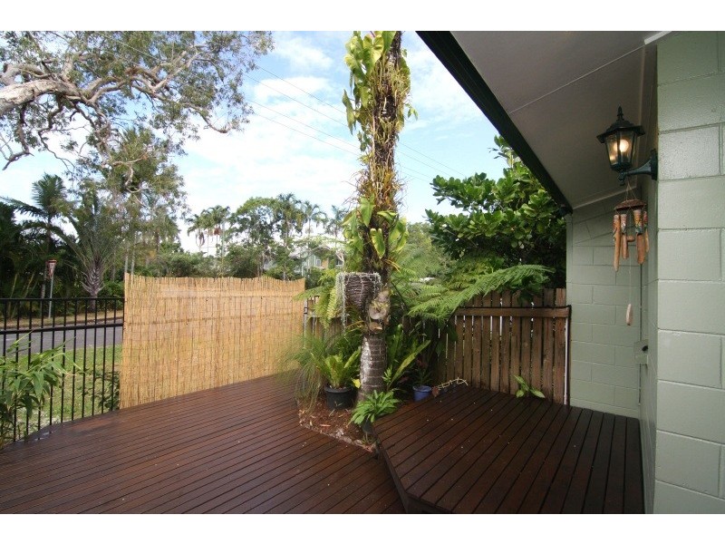 16/25-31 Hibiscus Lane, Holloways Beach QLD 4878