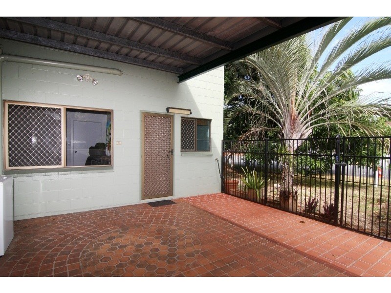 16/25-31 Hibiscus Lane, Holloways Beach QLD 4878