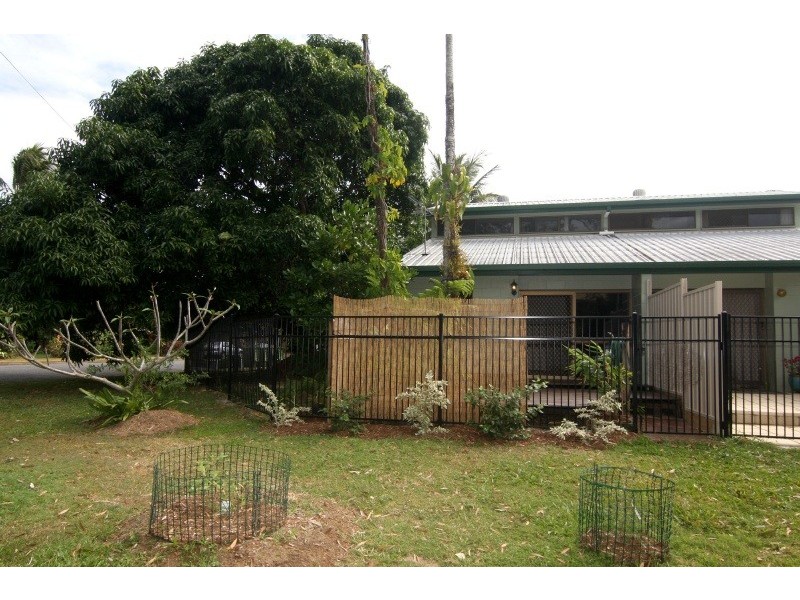 16/25-31 Hibiscus Lane, Holloways Beach QLD 4878