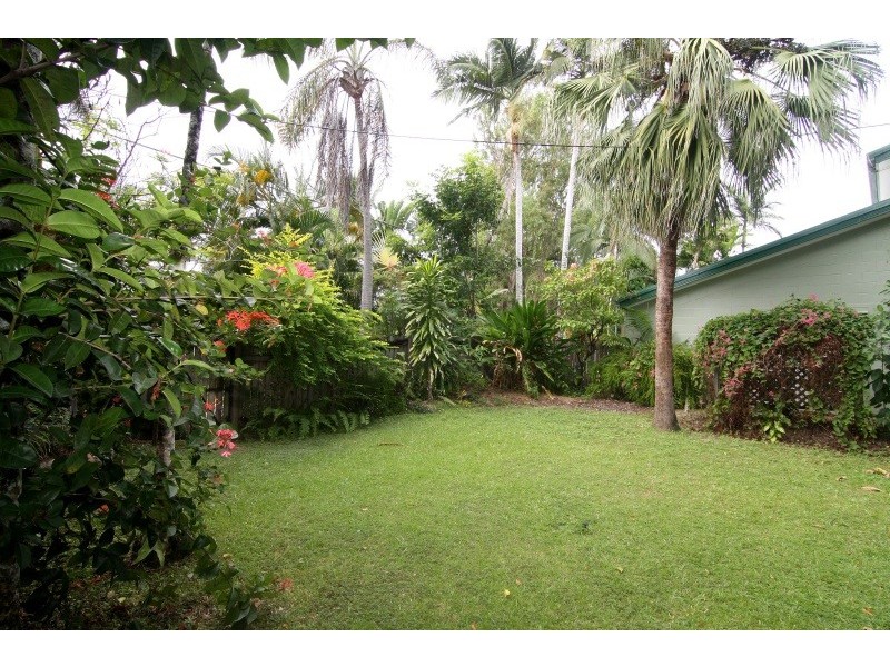 16/25-31 Hibiscus Lane, Holloways Beach QLD 4878