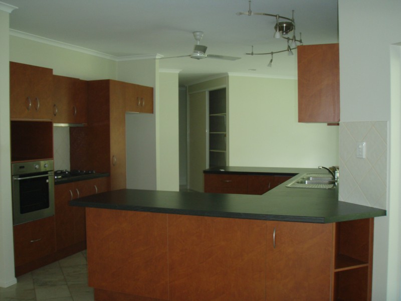 13 Macadamia Close, Redlynch QLD 4870