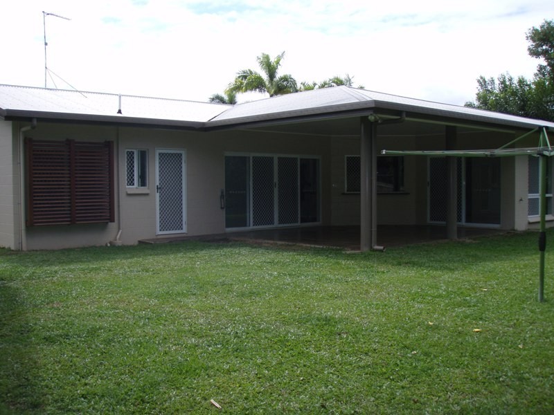 13 Macadamia Close, Redlynch QLD 4870