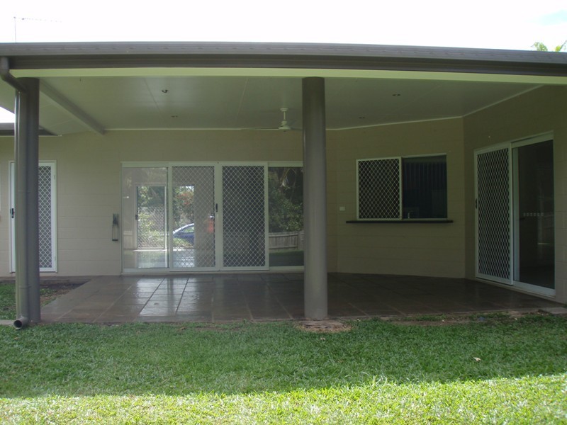 13 Macadamia Close, Redlynch QLD 4870