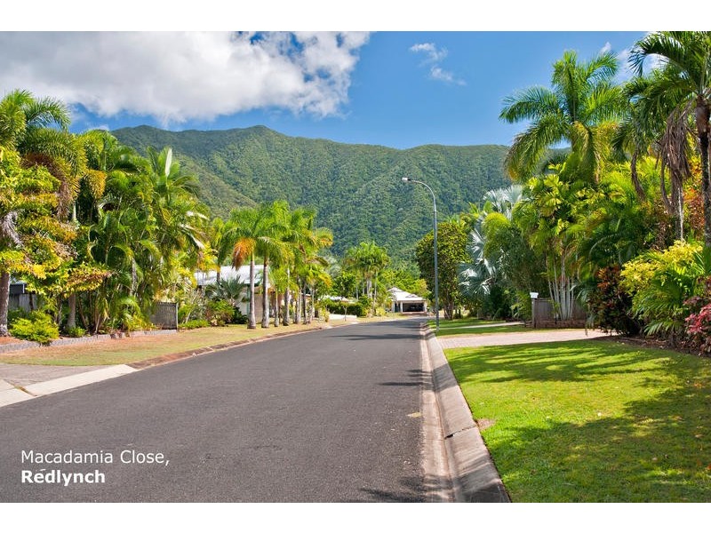 13 Macadamia Close, Redlynch QLD 4870