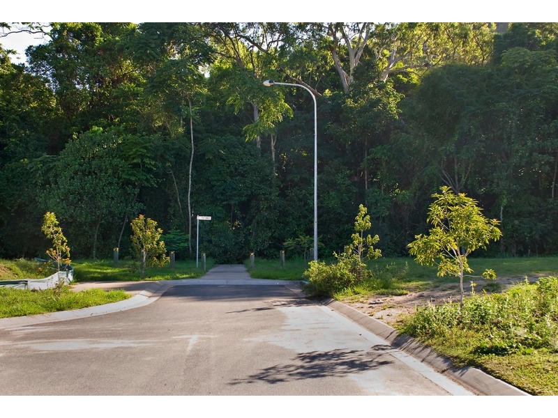 12 Stringer Close, Redlynch QLD 4870