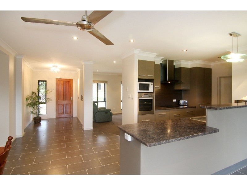 19 Raffles Avenue, Redlynch QLD 4870