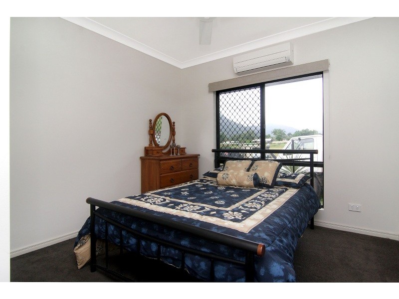 19 Raffles Avenue, Redlynch QLD 4870