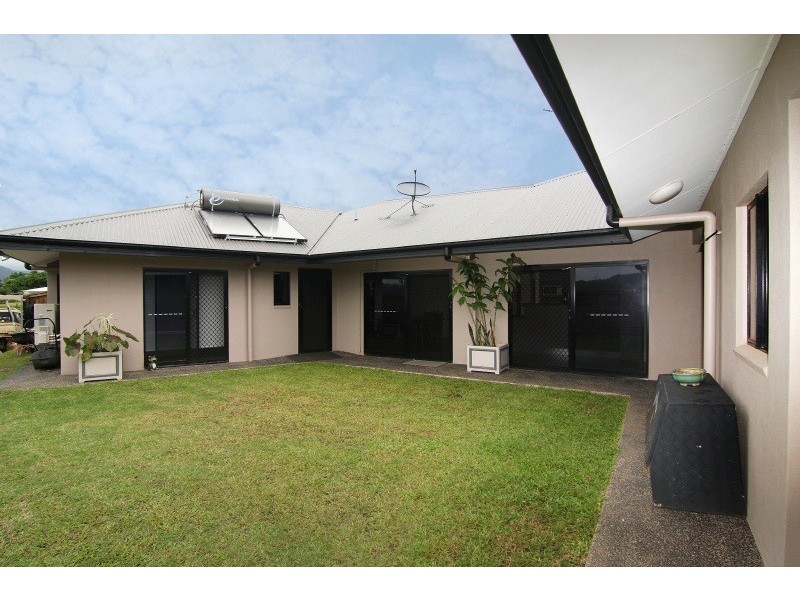 19 Raffles Avenue, Redlynch QLD 4870