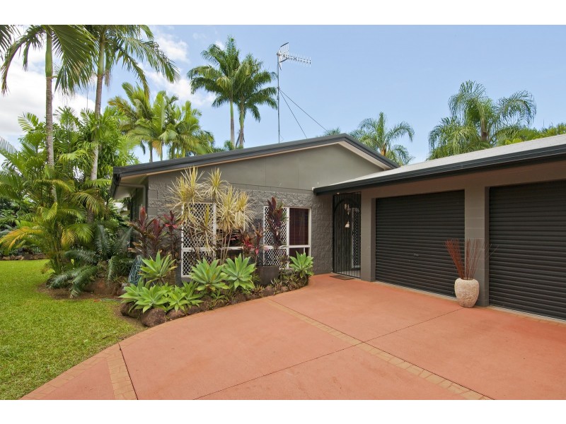 5 Lomatia Close, Redlynch QLD 4870
