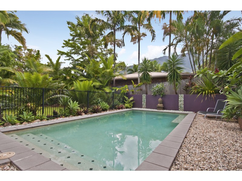 5 Lomatia Close, Redlynch QLD 4870