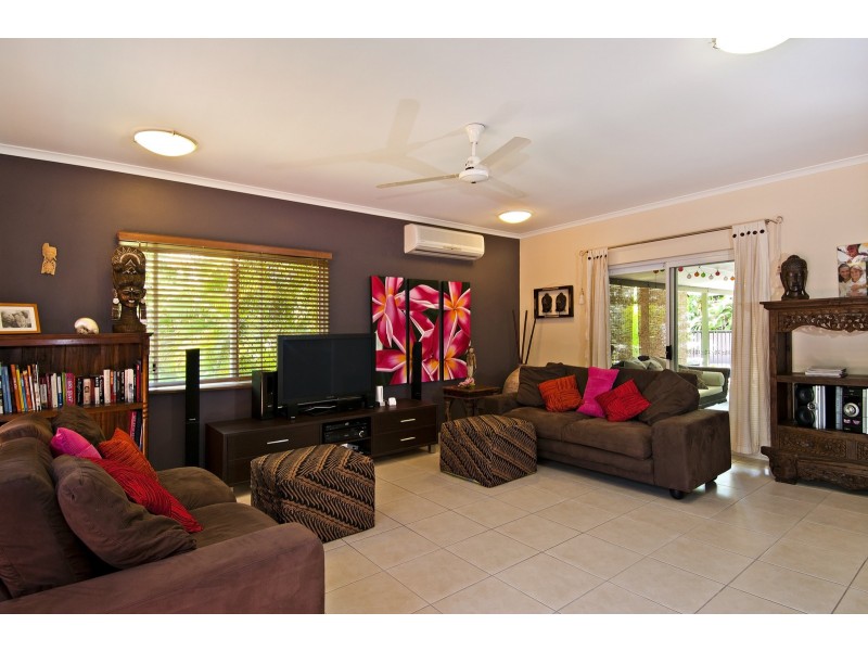 5 Lomatia Close, Redlynch QLD 4870