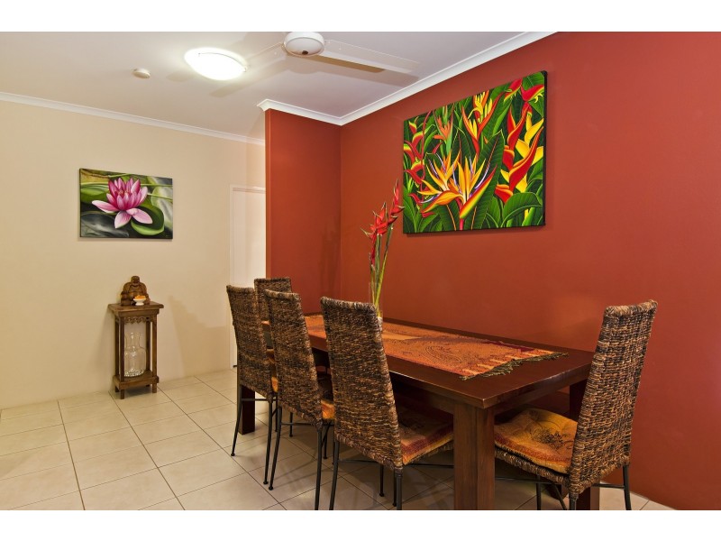 5 Lomatia Close, Redlynch QLD 4870
