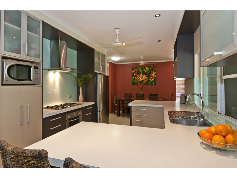 5 Lomatia Close, Redlynch QLD 4870