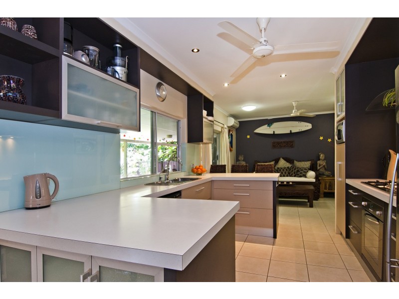 5 Lomatia Close, Redlynch QLD 4870